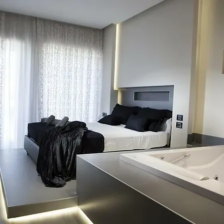 Апартаменты Crystal Skyline Neapolis Неаполь